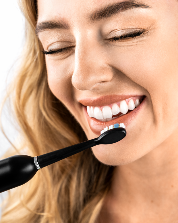 <h6><span style="text-decoration:underline">TOP PRODUKT</span></h6><h4><span style="text-decoration:underline"><strong>iX Sonic Schallzahnbürste</strong></span></h4><p>Elektrische Zahnbürste – für eine 10x bessere Plaque Entfernung an schwer erreichbaren Stellen.<br/>Mit unserer elektrischen Schallzahnbürste kannst du deine Zähne komfortabel und gründlich reinigen und dabei deutlich bessere Ergebnisse erzielen .<br/></p><h4></h4><p></p>