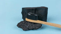 Coco Smile Aktivkohlepulver mit Bamboo Brush 3